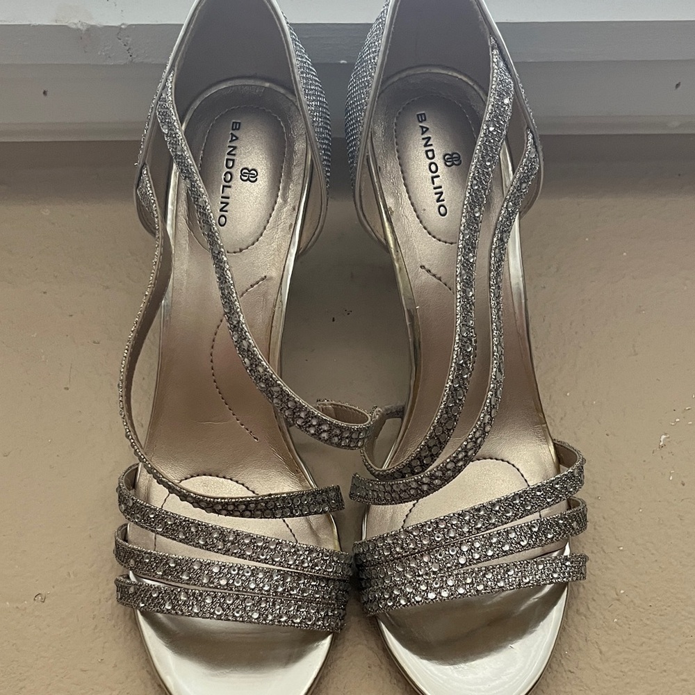 Bandolino Glittering Silver Strappy Heels Sz 8.5 - Picture 3 of 5